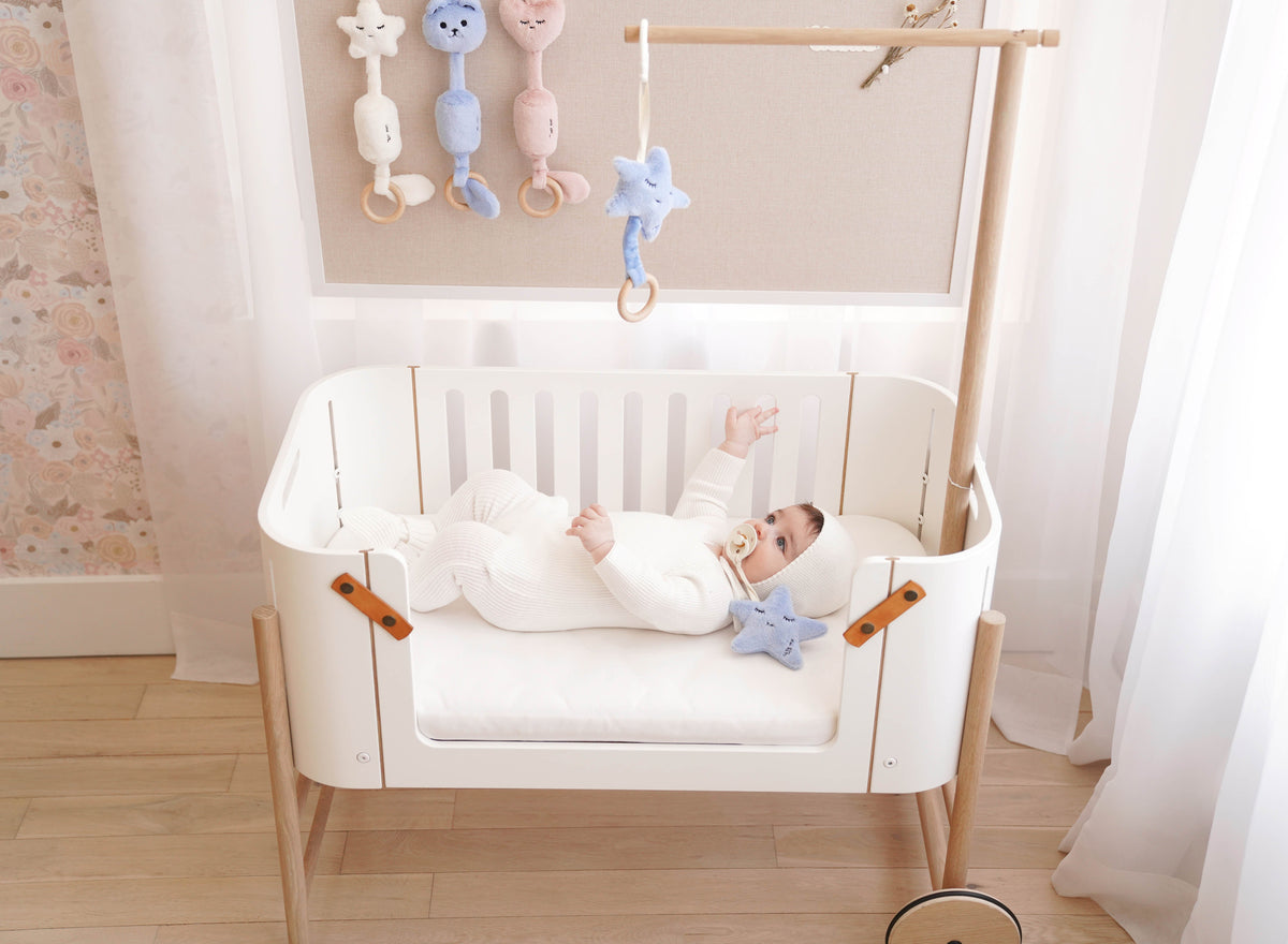 Lullaby Pull String Toy (Star, Blue)