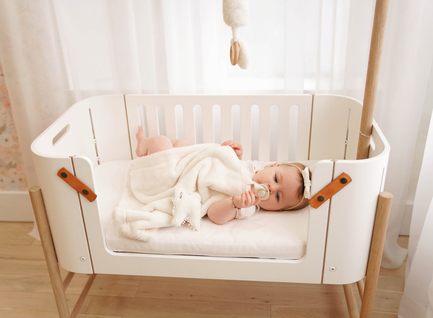 Lovey with Paci/Stroller String (Butterfly, Cream)