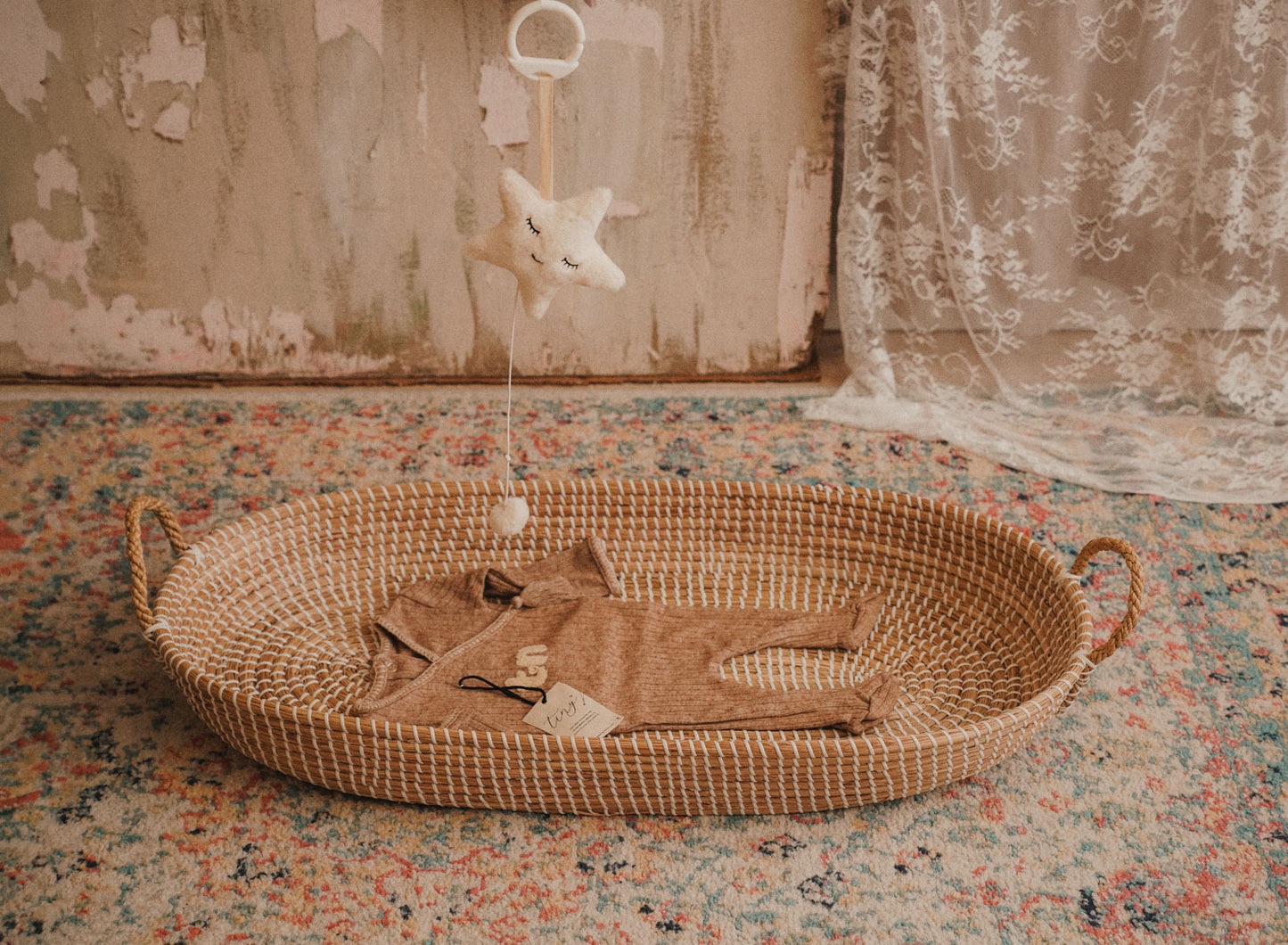 Lullaby Pull String Toy (Star, Cream)