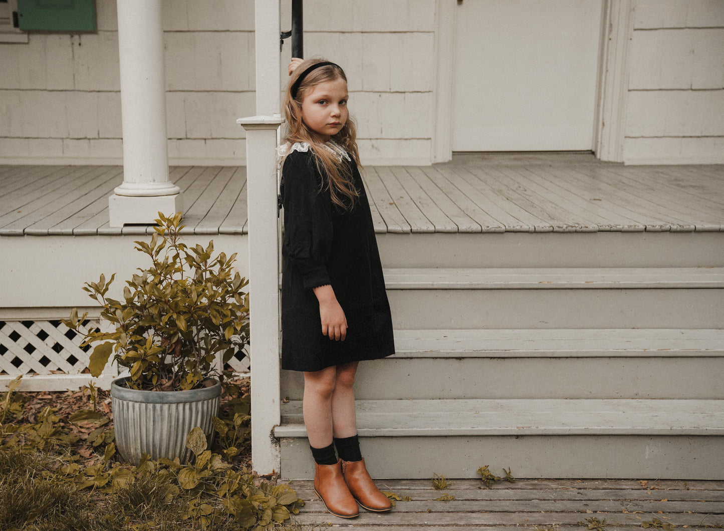 Velvet .5" Rounded Hard Headband (Black)