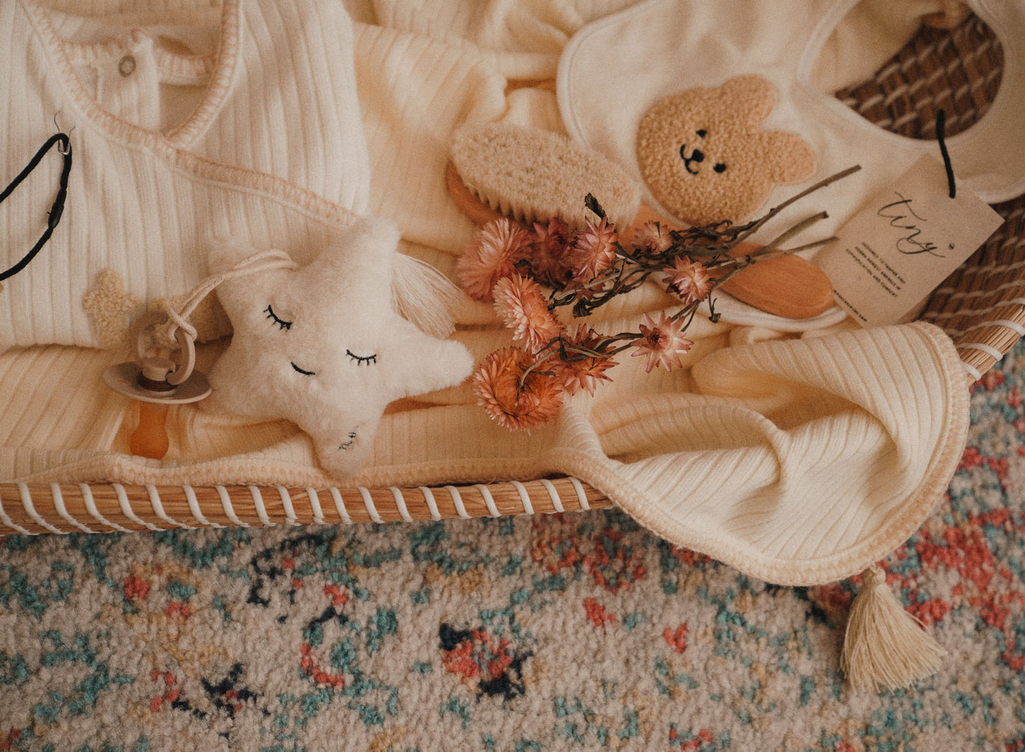 Paci Rattle Holder (Star, Cream)