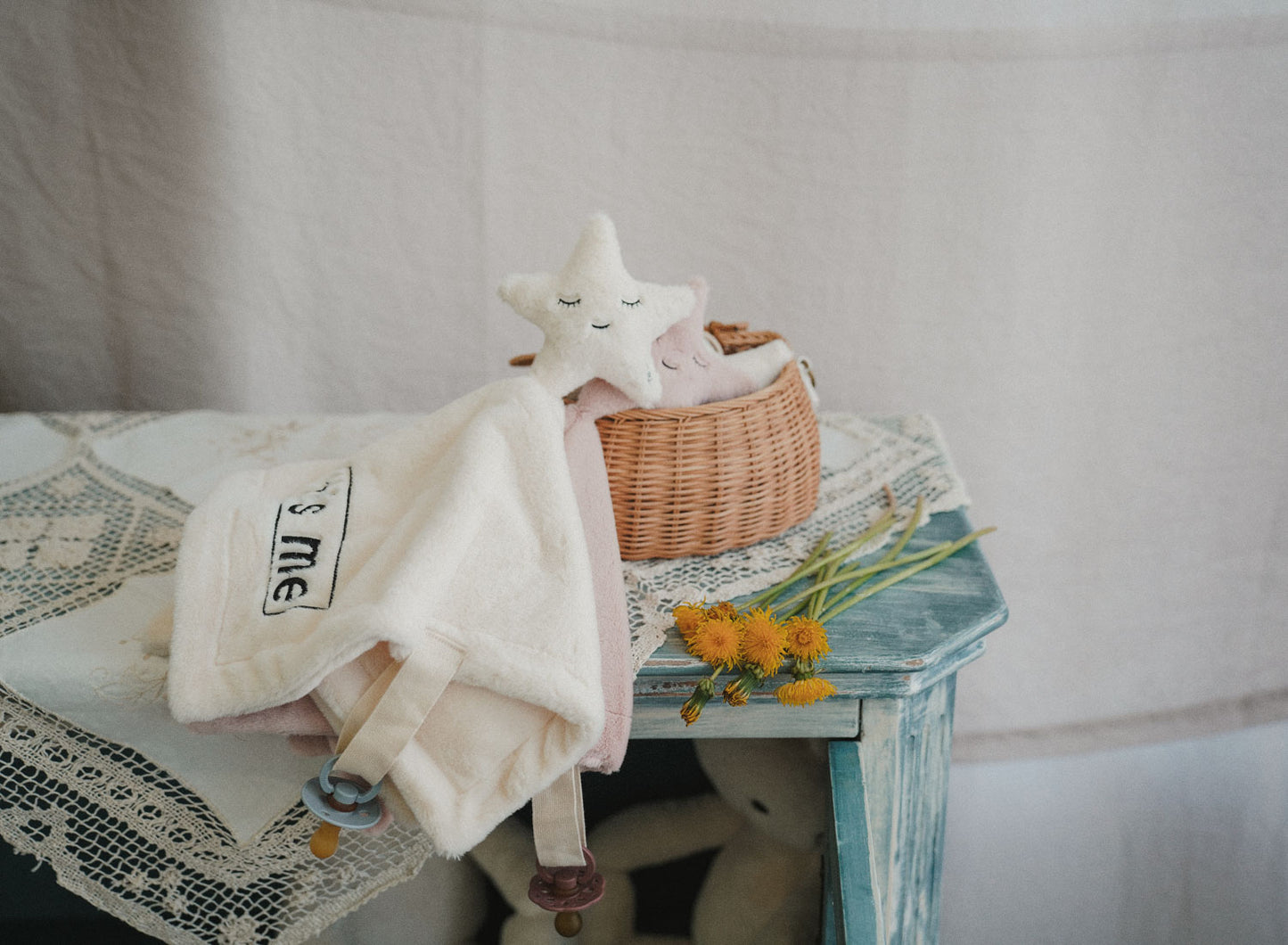 Lovey with Paci/Stroller String (Star, Cream)