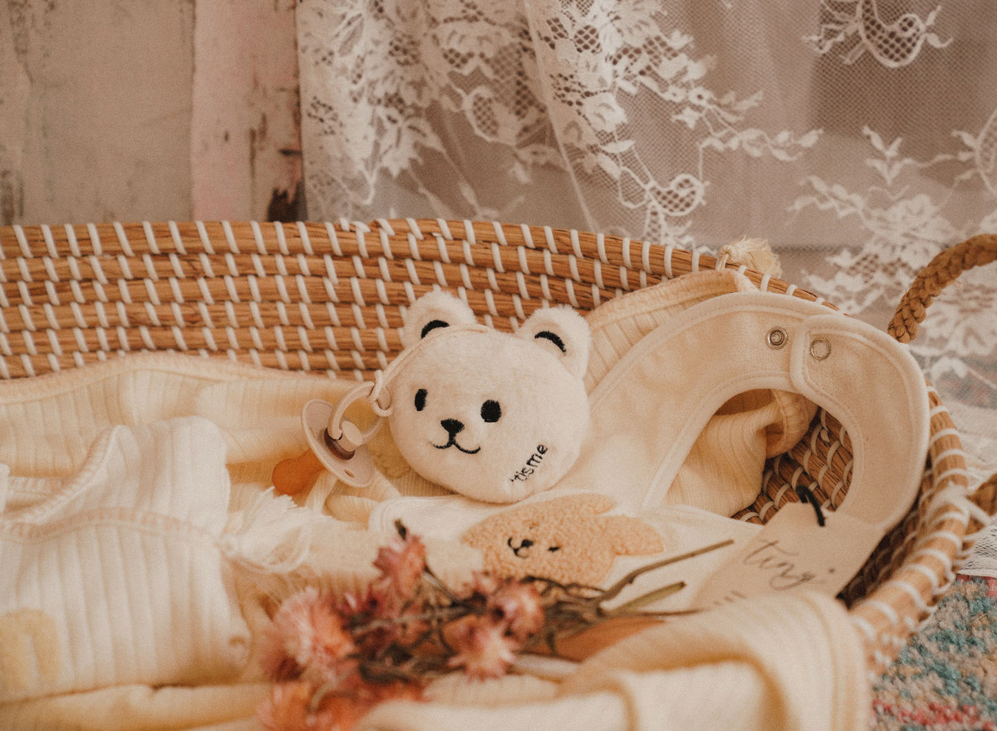 Paci Rattle Holder (Bear, Cream)