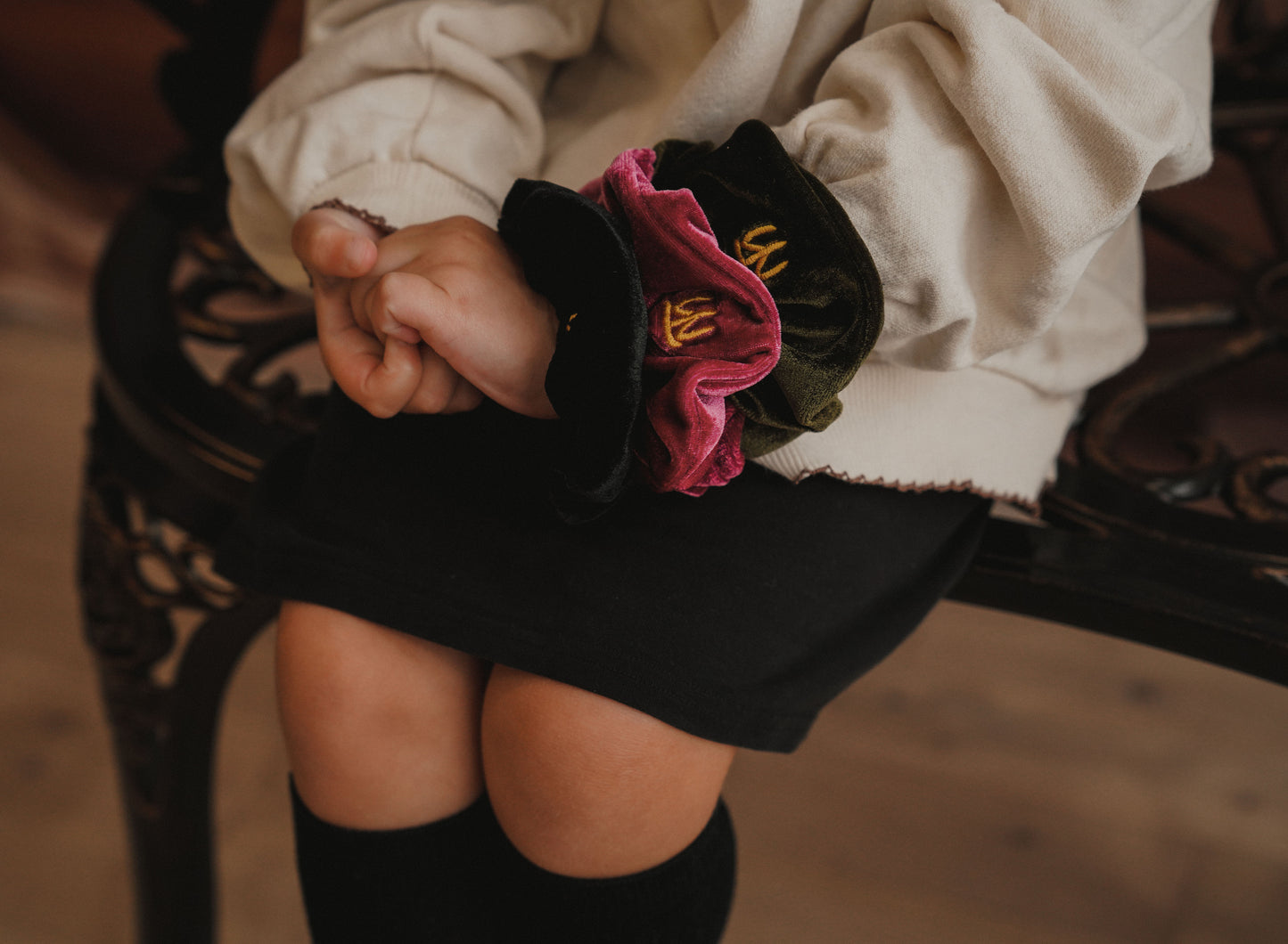 Velvet Scrunchie (Black)